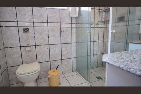 Casa para alugar com 249m², 4 quartos e 2 vagasBanheiro 1