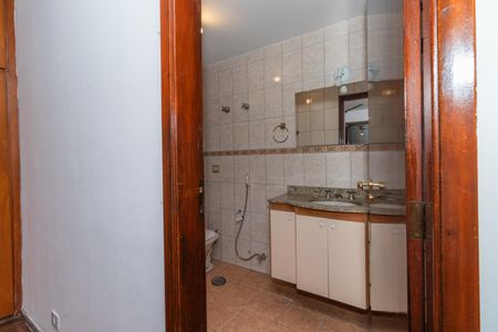 Apartamento para alugar com 156m², 4 quartos e 2 vagas Apartamento para alugar com 156m², 4 quartos e 2 vagasSuite