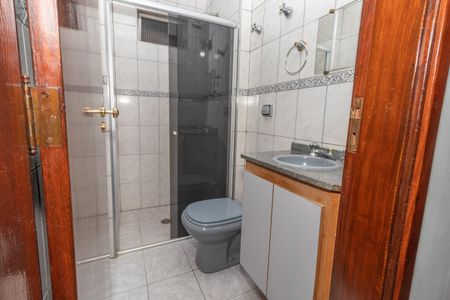 Apartamento para alugar com 156m², 4 quartos e 2 vagas Apartamento para alugar com 156m², 4 quartos e 2 vagasBanheiro do Corredor 1
