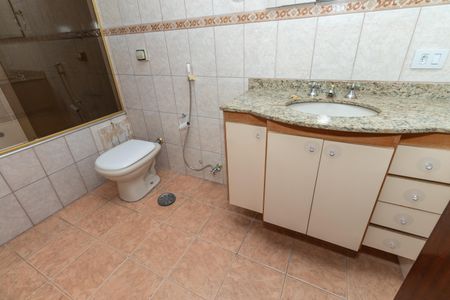 Apartamento para alugar com 156m², 4 quartos e 2 vagas Apartamento para alugar com 156m², 4 quartos e 2 vagasBanheiro da Suíte
