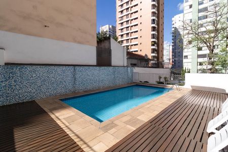 Apartamento para alugar com 156m², 4 quartos e 2 vagas Apartamento para alugar com 156m², 4 quartos e 2 vagasÁrea Comum - Piscina