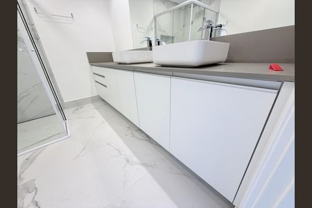 Apartamento para alugar com 200m², 3 quartos e 1 vagaBanheiro da Suíte 1