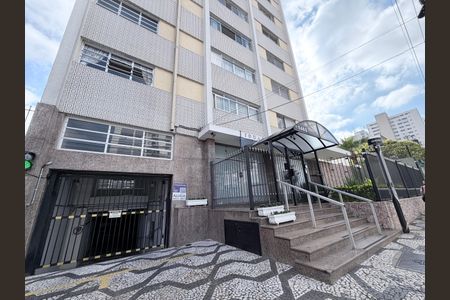 Apartamento para alugar com 200m², 3 quartos e 1 vagaFachada
