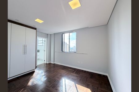 Apartamento para alugar com 200m², 3 quartos e 1 vagaSuite 2