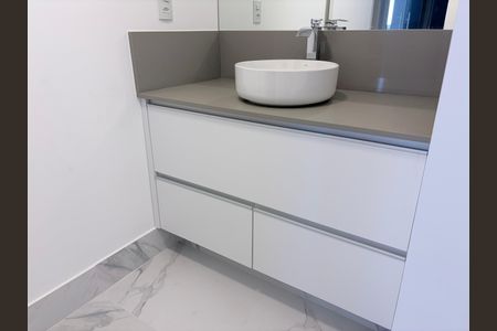 Apartamento para alugar com 200m², 3 quartos e 1 vagaBanheiro