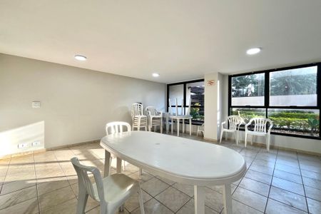Apartamento para alugar com 100m², 3 quartos e 2 vagas Apartamento para alugar com 100m², 3 quartos e 2 vagasÁrea comum - Salão de festas