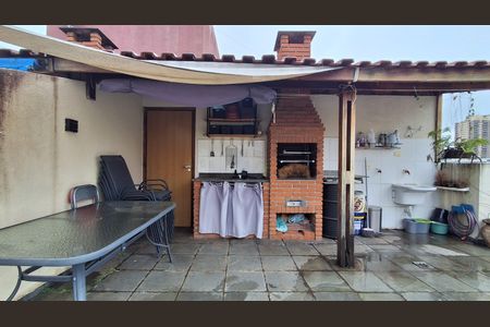 Apartamento à venda com 140m², 2 quartos e 3 vagas Apartamento à venda com 140m², 2 quartos e 3 vagasCobertura