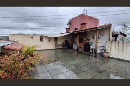 Apartamento à venda com 140m², 2 quartos e 3 vagas Apartamento à venda com 140m², 2 quartos e 3 vagasCobertura