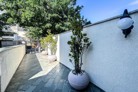 Apartamento para alugar com 68m², 2 quartos e 1 vagaÁrea comum