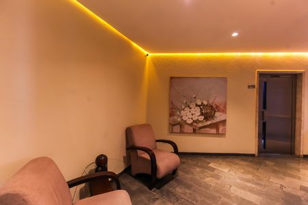 Apartamento à venda com 68m², 2 quartos e 1 vaga Apartamento à venda com 68m², 2 quartos e 1 vagaHall