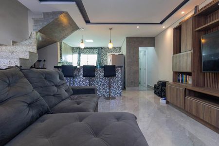 Casa à venda com 138m², 3 quartos e 4 vagas Casa à venda com 138m², 3 quartos e 4 vagasSala