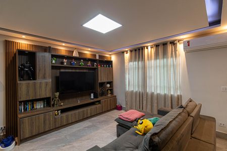 Casa à venda com 138m², 3 quartos e 4 vagasSala e Cozinha