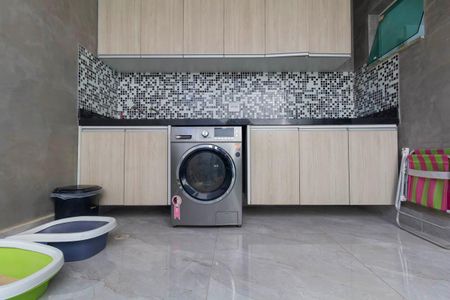 Casa à venda com 138m², 3 quartos e 4 vagas Casa à venda com 138m², 3 quartos e 4 vagasÁrea de Serviço
