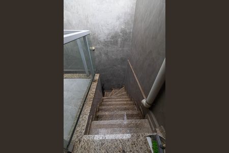 Casa à venda com 138m², 3 quartos e 4 vagasEscada