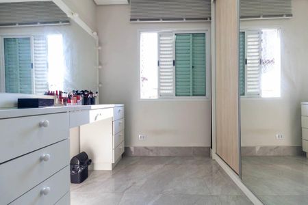 Casa à venda com 138m², 3 quartos e 4 vagas Casa à venda com 138m², 3 quartos e 4 vagasQuarto 2