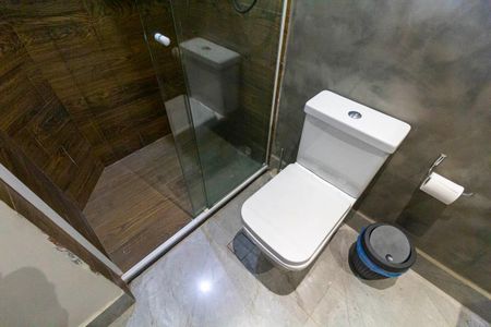 Casa à venda com 138m², 3 quartos e 4 vagas Casa à venda com 138m², 3 quartos e 4 vagasBanheiro social