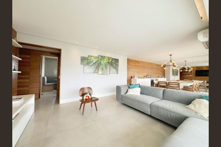 Apartamento à venda com 143m², 3 quartos e 3 vagasFoto 02