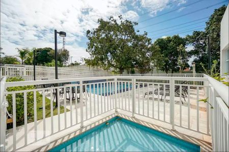 Apartamento à venda com 62m², 2 quartos e 1 vagaÁrea comum - Piscina