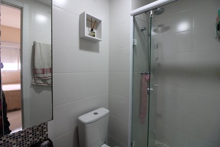 Apartamento à venda com 62m², 2 quartos e 1 vagaBanheiro quarto 2