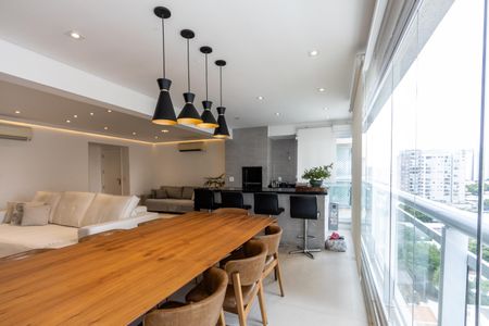 Apartamento à venda com 145m², 2 quartos e 3 vagasVaranda