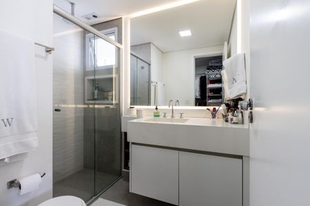 Apartamento à venda com 145m², 2 quartos e 3 vagasQuarto 1 - Banheiro 1