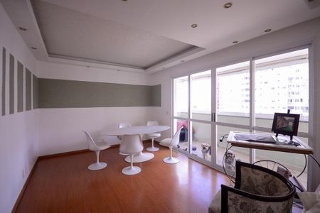 Apartamento à venda com 114m², 2 quartos e 2 vagasSala 