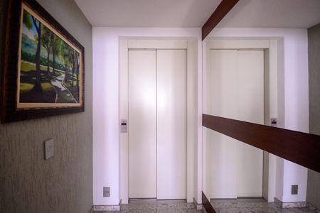 Apartamento à venda com 114m², 2 quartos e 2 vagasHall de elevador privativo 