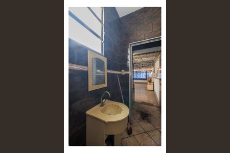 Casa de condomínio para alugar com 120m², 2 quartos e sem vagaBanheiro do terraço