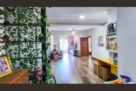 Casa para alugar com 330m², 4 quartos e 1 vagaSala segundo andar 