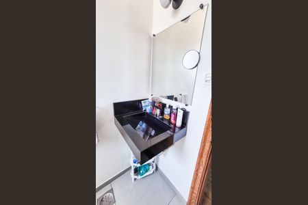 Casa para alugar com 330m², 4 quartos e 1 vagaBanheiro segundo andar 