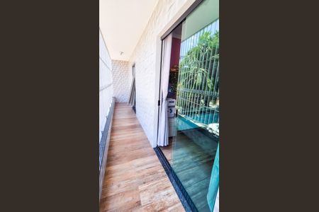 Casa para alugar com 330m², 4 quartos e 1 vagaVaranda do quarto e sala Sala segundo andar 