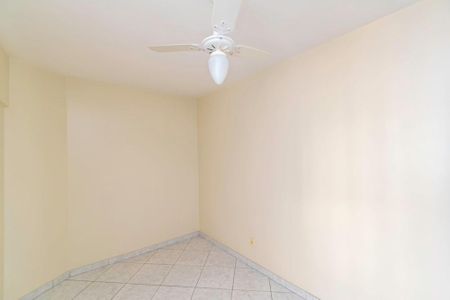 Quarto de apartamento à venda com 1 quarto, 47m² em Olaria, Rio de Janeiro