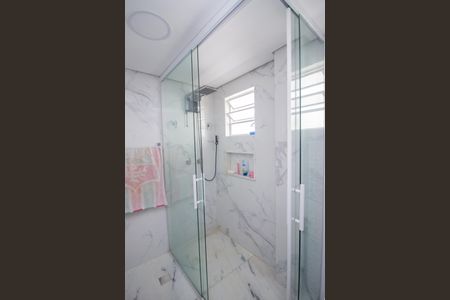 Casa de condomínio para alugar com 125m², 4 quartos e 2 vagasBanheiro Social