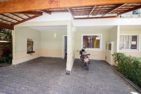 Casa de condomínio para alugar com 125m², 4 quartos e 2 vagasGaragem