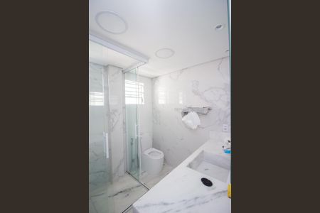 Casa de condomínio para alugar com 125m², 4 quartos e 2 vagasBanheiro Social