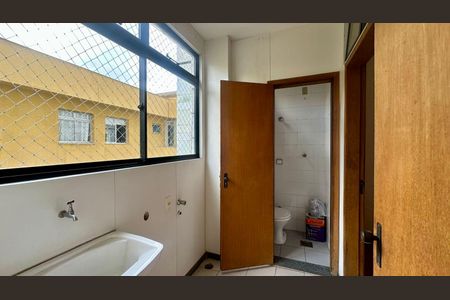 Apartamento à venda com 90m², 3 quartos e 2 vagas Apartamento à venda com 90m², 3 quartos e 2 vagasÁrea de serviço