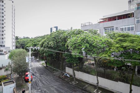 Apartamento à venda com 121m², 2 quartos e 2 vagasVista da suíte 