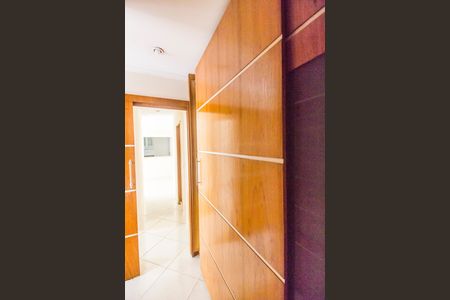 Apartamento para alugar com 60m², 2 quartos e 1 vagaCloset