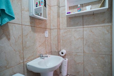 Banheiro  de casa à venda com 1 quarto, 45m² em Passo das Pedras, Porto Alegre