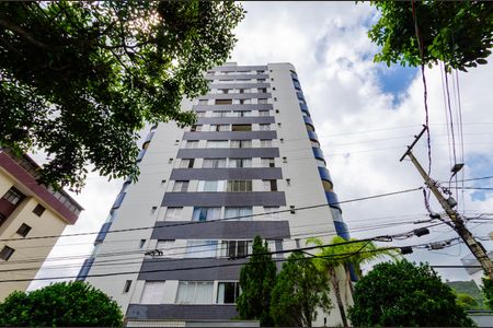 Apartamento para alugar com 77m², 2 quartos e 2 vagasFachada
