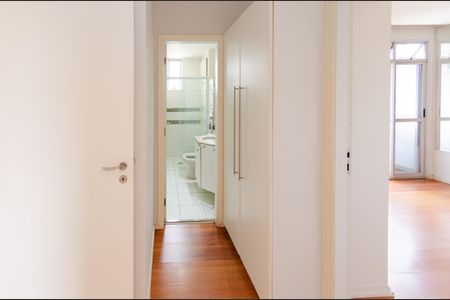 Apartamento para alugar com 77m², 2 quartos e 2 vagasCorredor