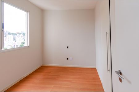 Quarto 1 de apartamento para alugar com 2 quartos, 77m² em Buritis, Belo Horizonte