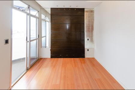 Apartamento para alugar com 77m², 2 quartos e 2 vagasSuíte