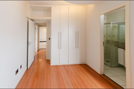 Apartamento para alugar com 77m², 2 quartos e 2 vagasSuíte