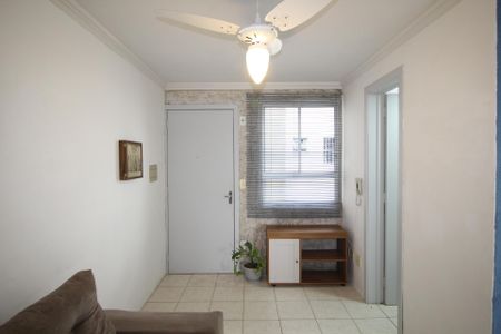 Sala de apartamento para alugar com 2 quartos, 42m² em Parque Santa Fé, Porto Alegre