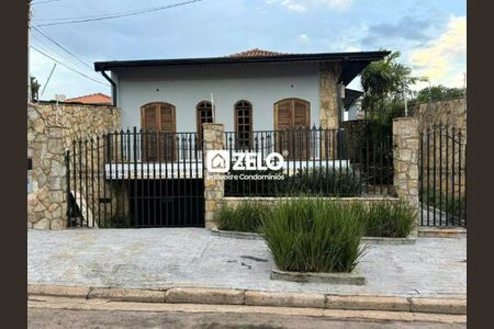 Casa à venda com 298m², 4 quartos e 4 vagasFoto 01
