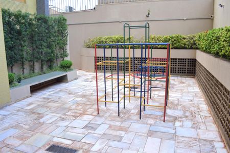Apartamento para alugar com 124m², 2 quartos e 2 vagasÁrea comum - Playground