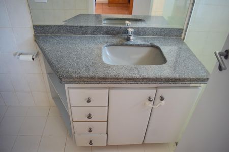 Apartamento para alugar com 124m², 2 quartos e 2 vagasBanheiro da Suíte