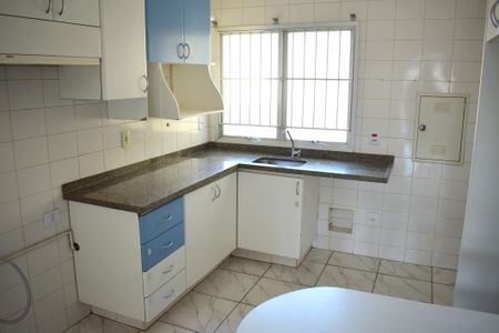 Apartamento para alugar com 124m², 2 quartos e 2 vagasCozinha - Armários
