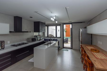 Casa para alugar com 248m², 3 quartos e 2 vagasCozinha 